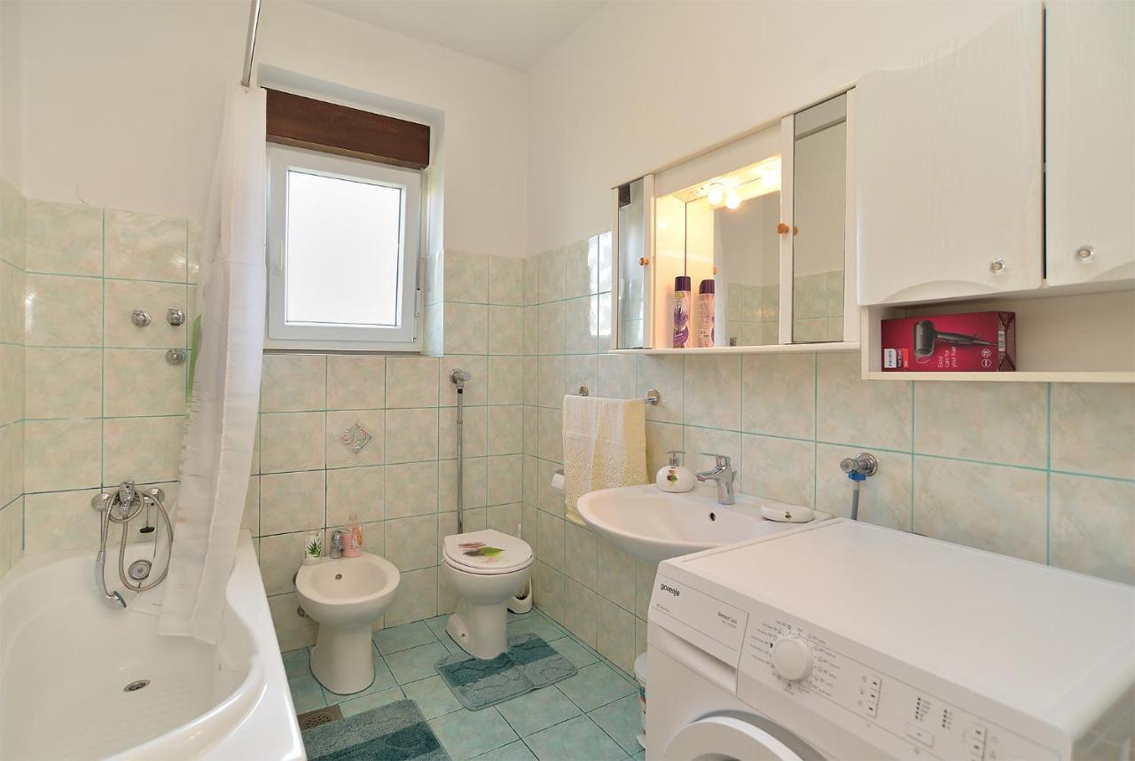 Apartment Snezana 2265 Pula